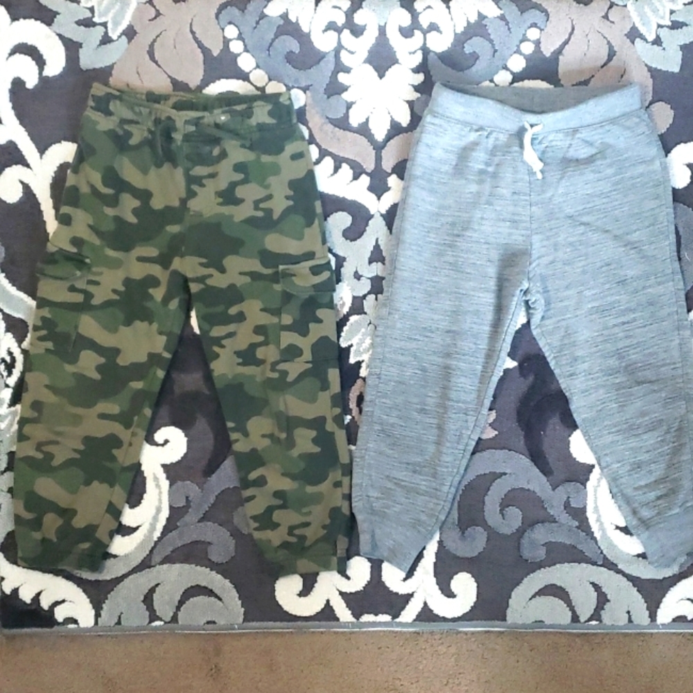 Bundle of 3 small boys' pants, size 4T/XS